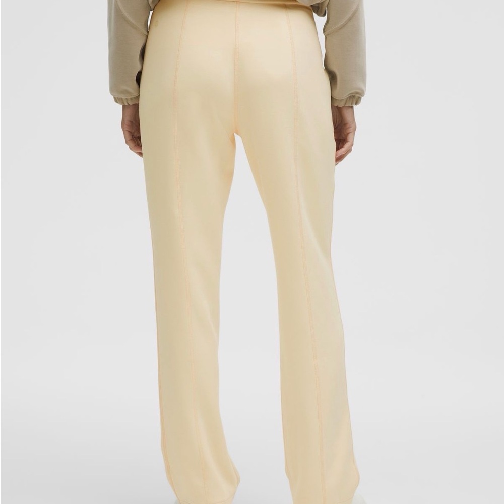 Lululemon Buttercream Softstreme HR Straight Leg Pant (regular) NWT - Picture 6 of 7